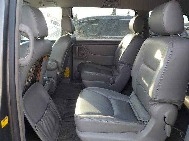 2004 Toyota Sienna CE