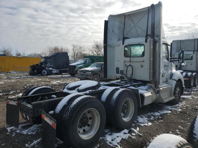 2017 Kenworth Construction T680