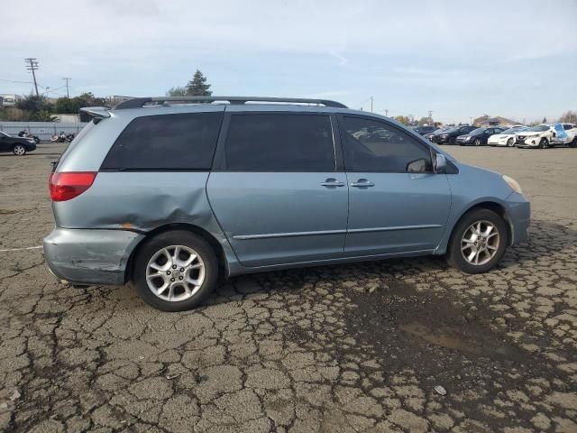 2005 Toyota Sienna XLE