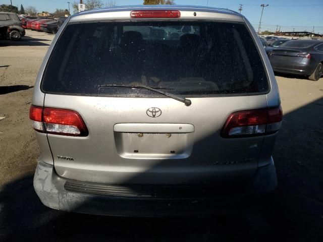 2001 Toyota Sienna CE