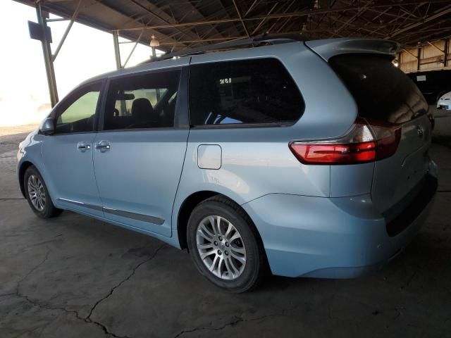 2017 Toyota Sienna XLE