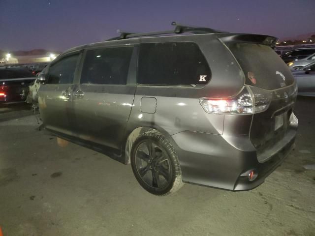 2011 Toyota Sienna Sport