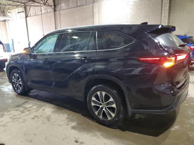 2022 Toyota Highlander Hybrid XLE