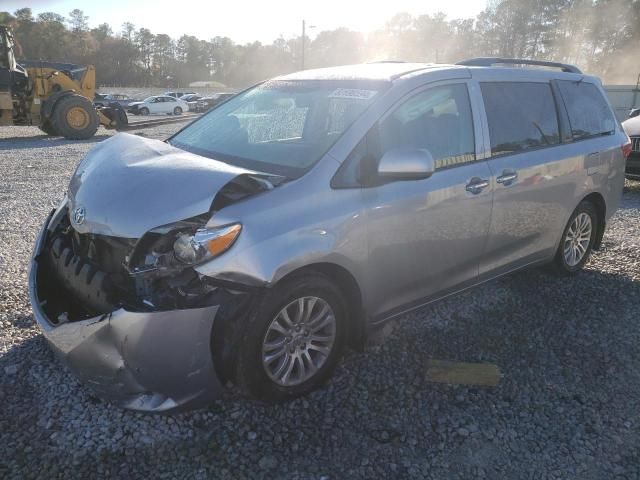 2016 Toyota Sienna XLE