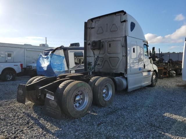 2019 Freightliner Cascadia 126