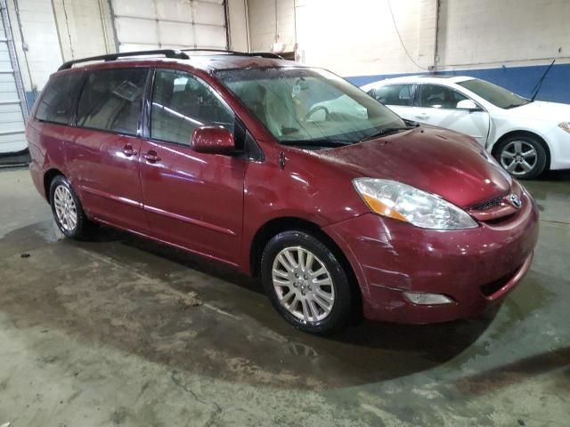 2010 Toyota Sienna XLE