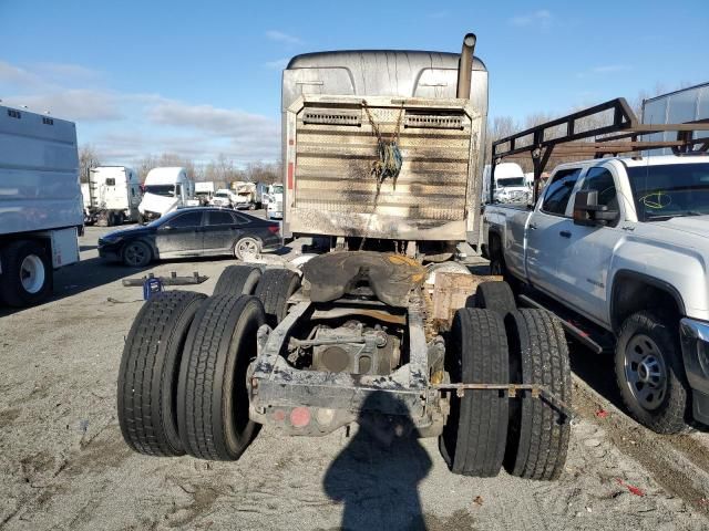 2016 Mack 600 CXU600