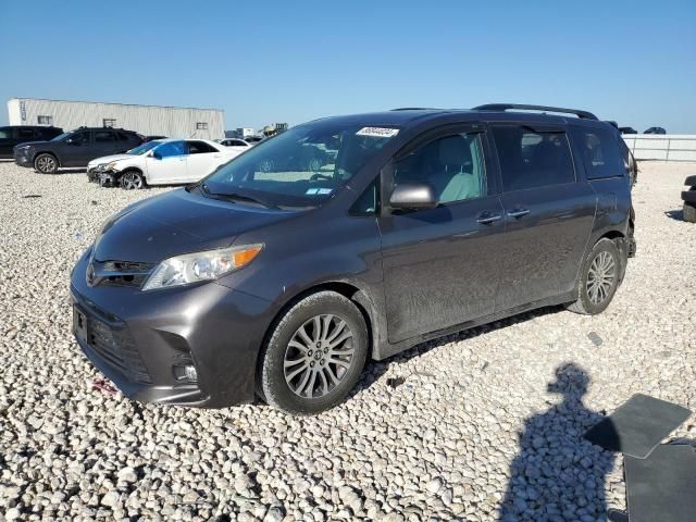 2019 Toyota Sienna XLE