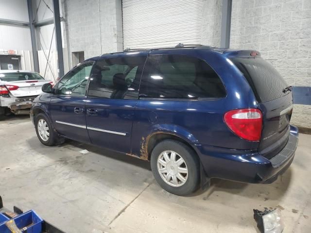 2005 Chrysler Town & Country Touring