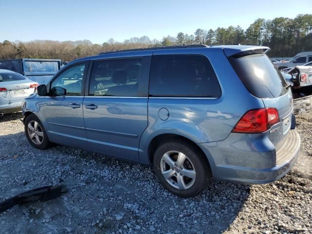 2011 Volkswagen Routan SE