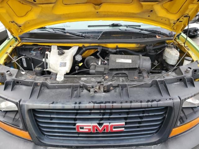 2009 GMC Savana Cutaway G3500