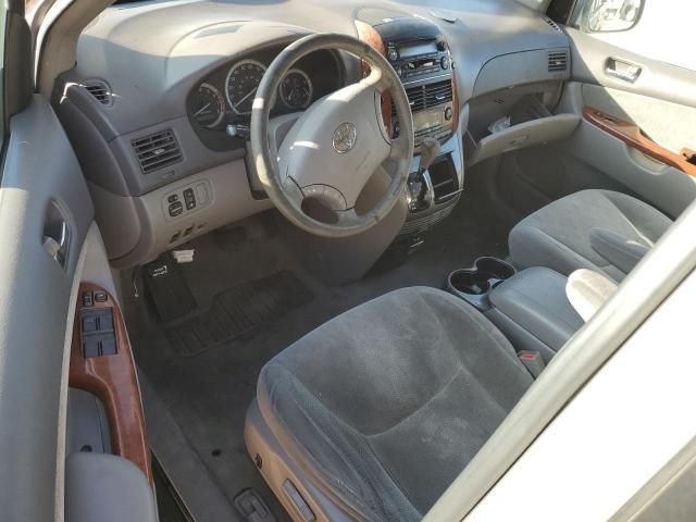 2004 Toyota Sienna XLE