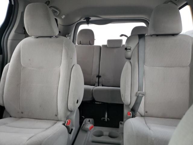 2015 Toyota Sienna LE