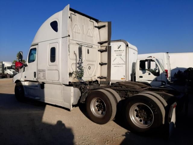 2018 Freightliner Cascadia 126