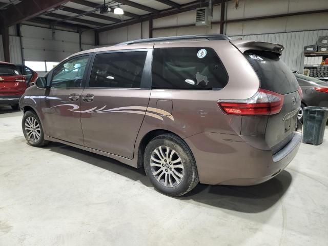 2020 Toyota Sienna XLE