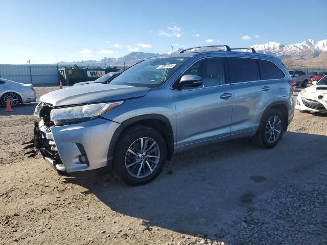 2017 Toyota Highlander SE