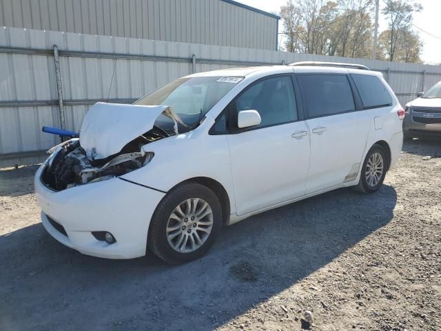 2011 Toyota Sienna XLE