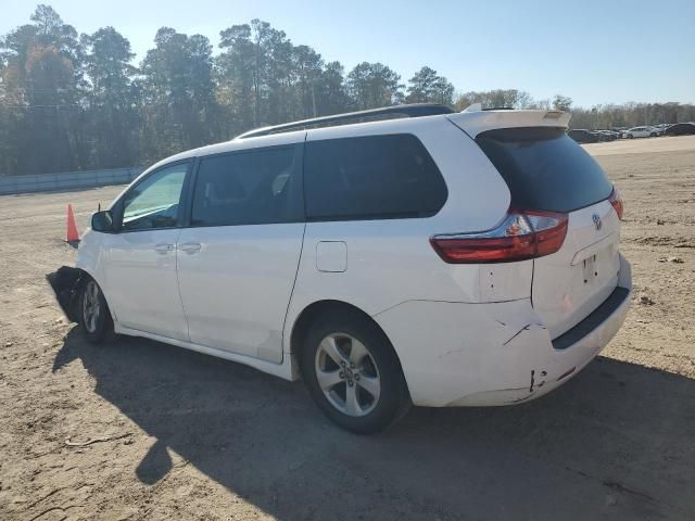 2018 Toyota Sienna LE