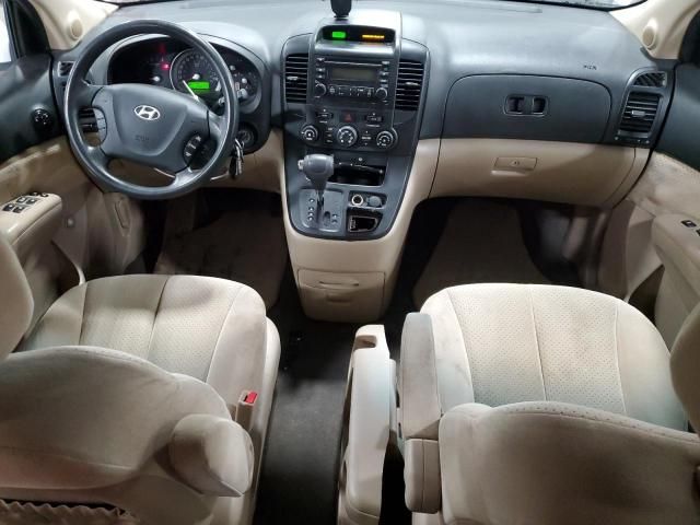 2008 Hyundai Entourage GLS