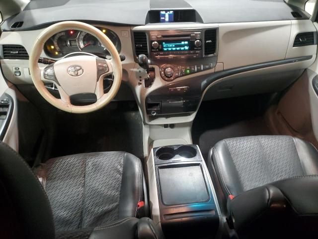 2011 Toyota Sienna Sport