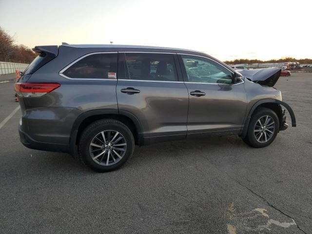 2017 Toyota Highlander SE