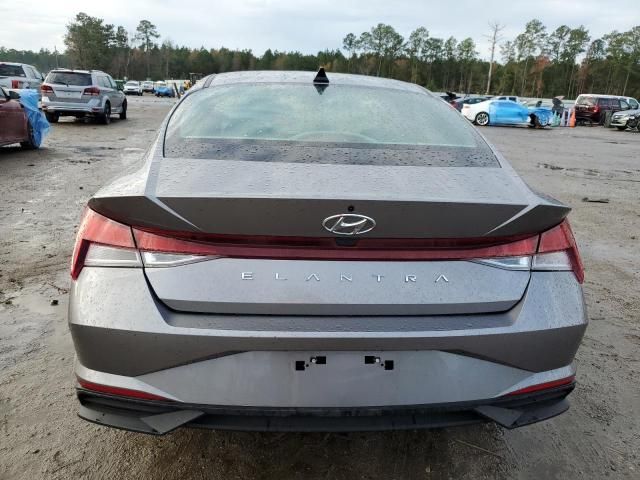 2023 Hyundai Elantra SE