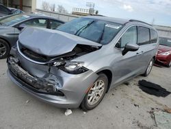 Carros salvage sin ofertas aún a la venta en subasta: 2020 Chrysler Voyager LXI