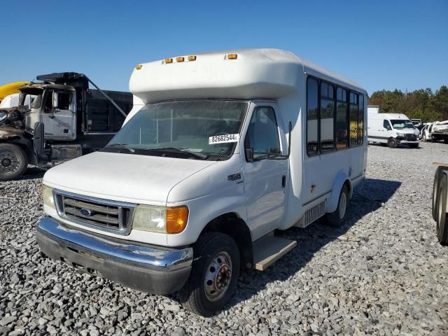 2005 Ford Econoline E350 Super Duty Cutaway Van