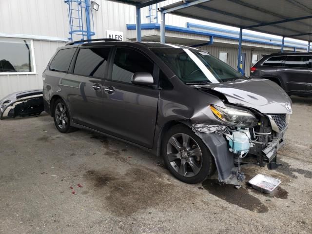 2016 Toyota Sienna SE