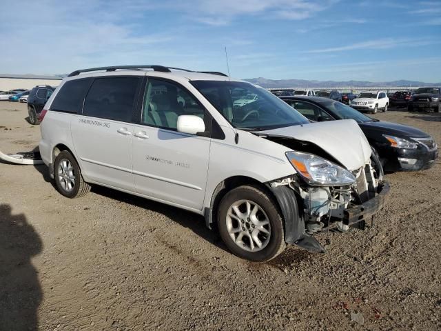 2004 Toyota Sienna LE