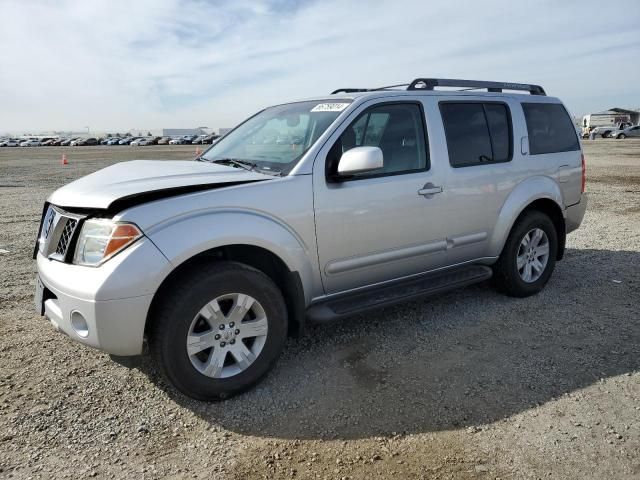 2005 Nissan Pathfinder LE