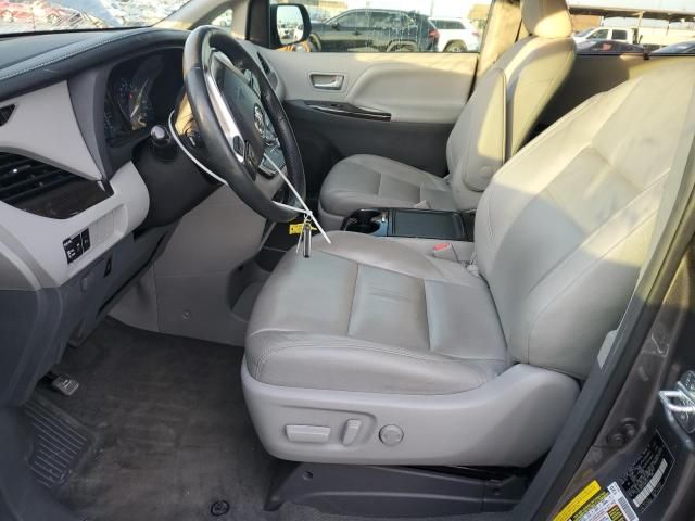 2018 Toyota Sienna XLE