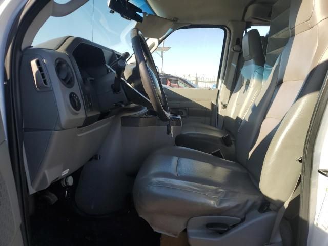 2013 Ford Econoline E350 Super Duty Van