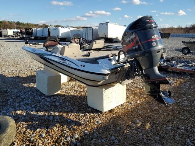 2004 Triton Boat