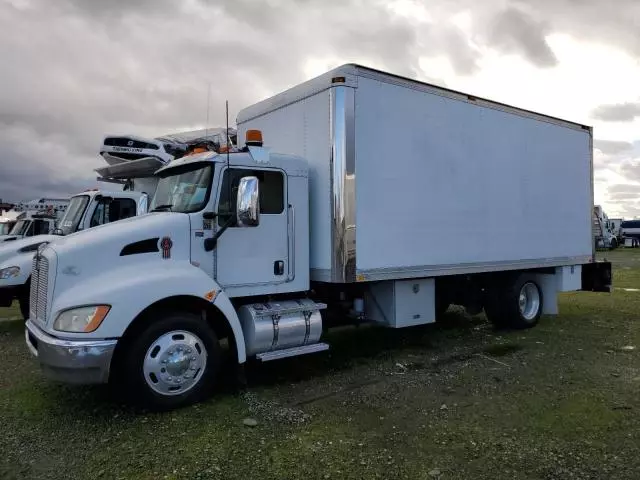 2009 Kenworth Construction T270