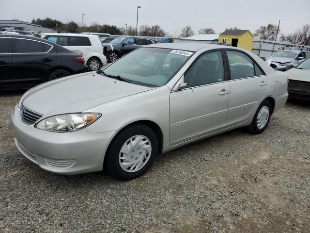 2005 Toyota Camry LE