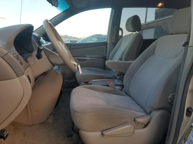 2006 Toyota Sienna CE