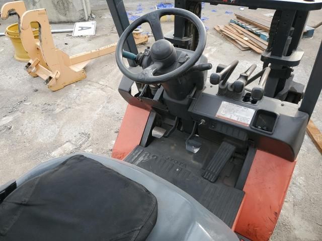 2000 Toyota Fork Lift