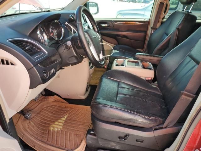 2014 Chrysler Town & Country Touring