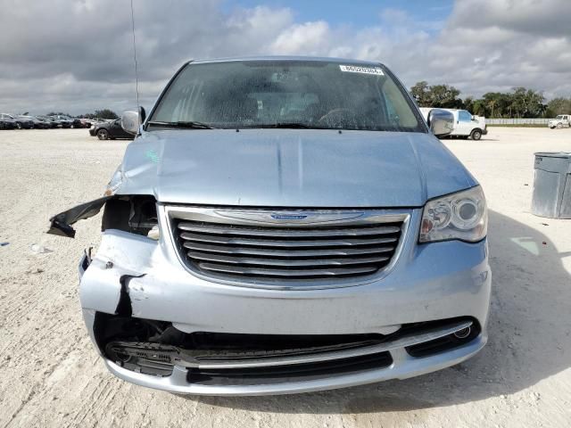 2013 Chrysler Town & Country Limited