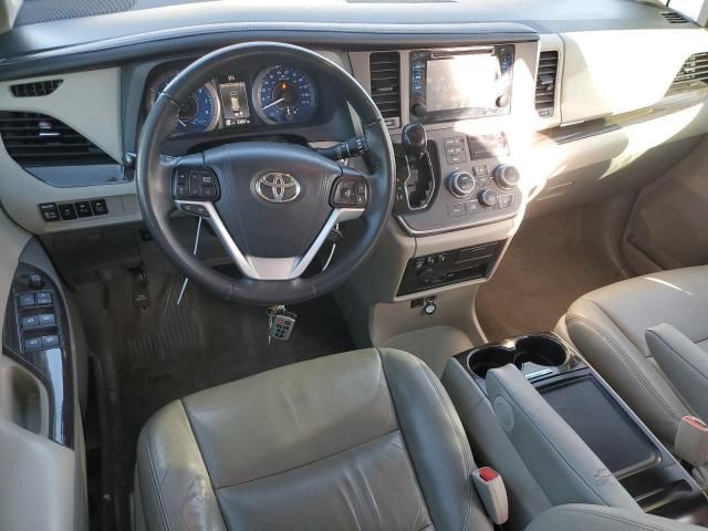 2017 Toyota Sienna XLE