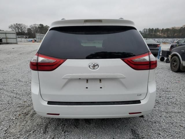 2017 Toyota Sienna LE