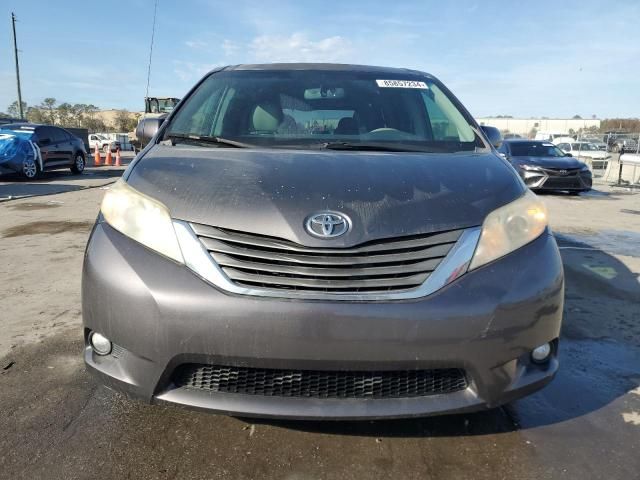 2013 Toyota Sienna XLE