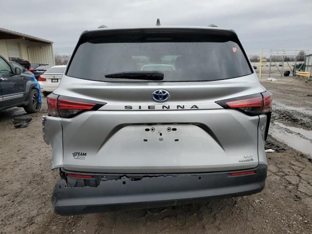 2022 Toyota Sienna XLE