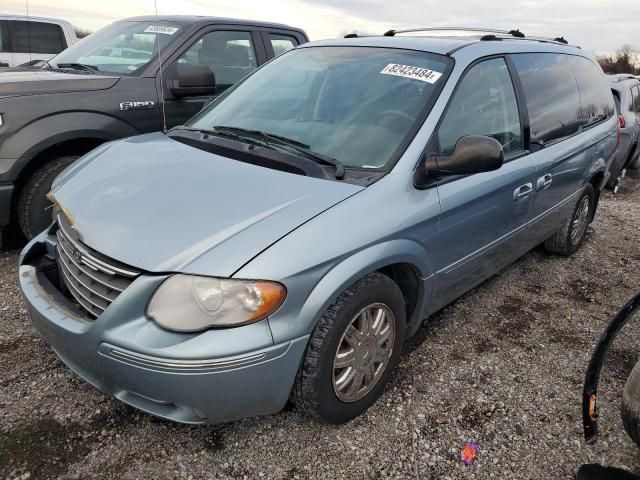 2005 Chrysler Town & Country Limited