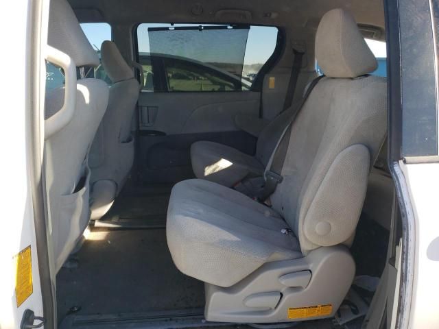 2014 Toyota Sienna LE