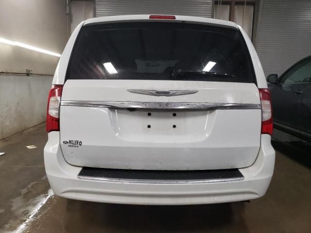 2013 Chrysler Town & Country Touring