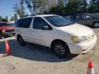 2001 Toyota Sienna LE