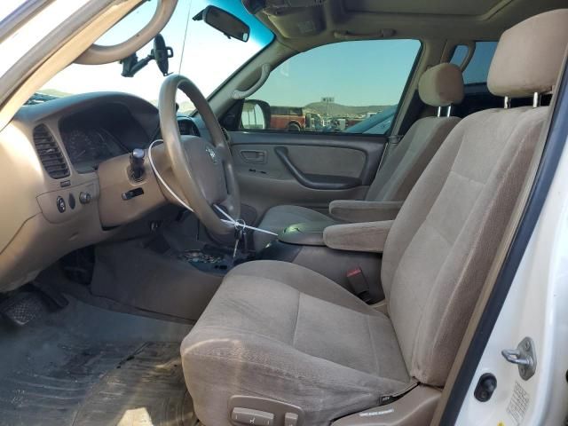 2004 Toyota Sequoia SR5