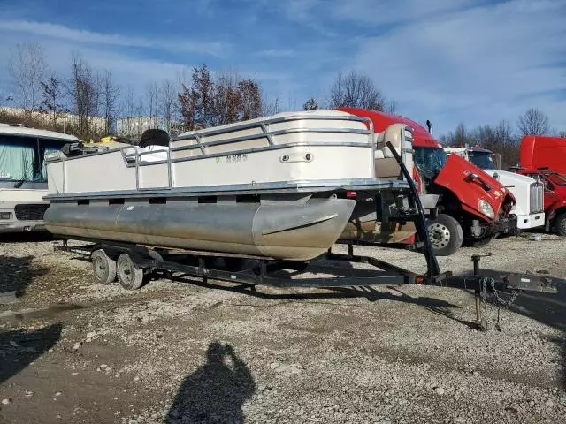 2001 Suntracker Boat With Trailer